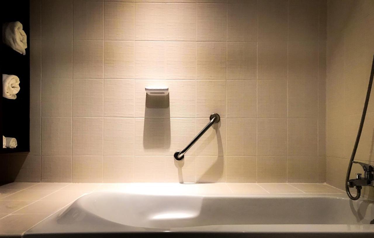 Siam Bright Suite Бангкок Экстерьер фото